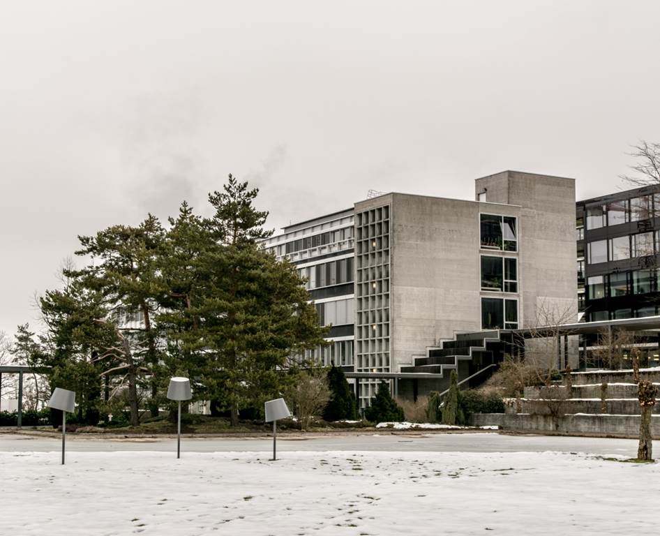 Enlarged view: Institute of Molecular Biology and Biophysics in winter